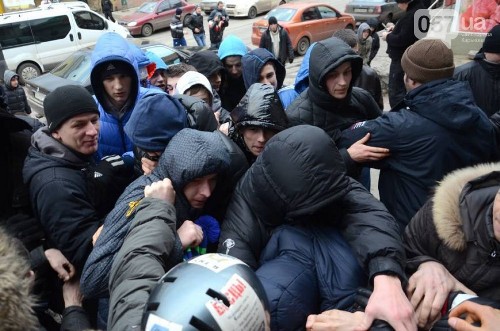 У Харкові провокатори штурмували храм УАПЦ (о)